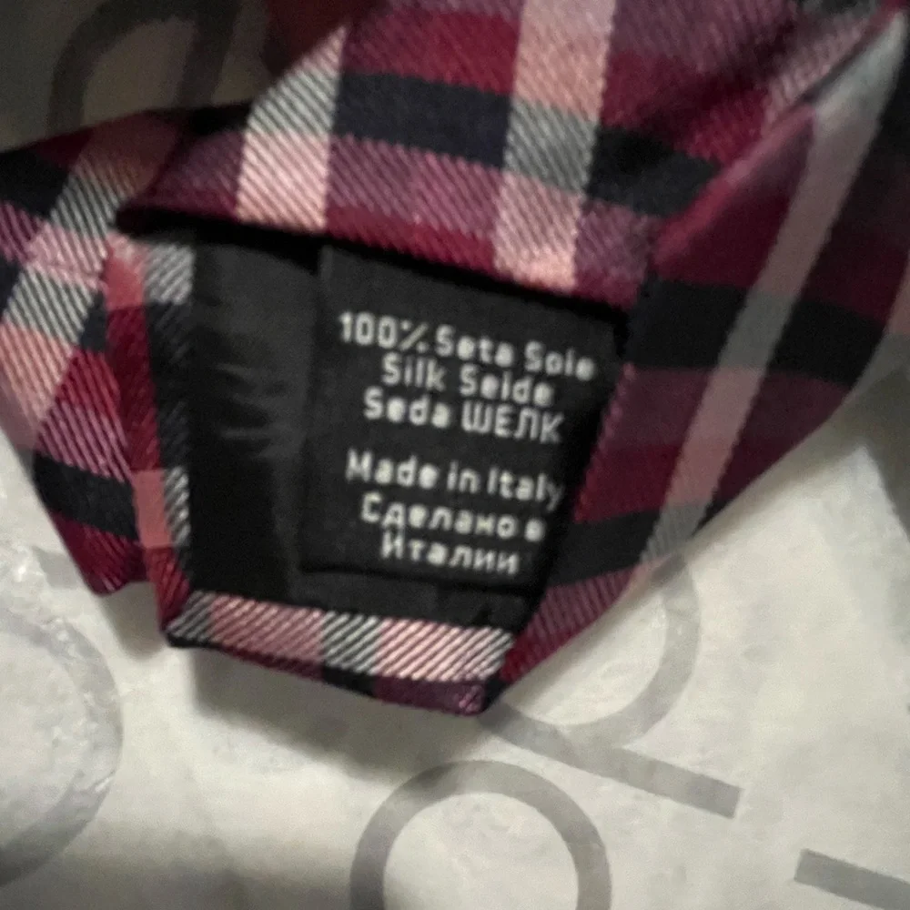 Hugo Boss Men’s 100% Silk Tie Made in Italy Brand New - Picture 6 of 6